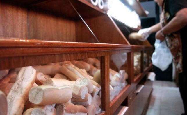 "Inestabilidad del dólar": panaderos afirman que no les venden harina | Economía