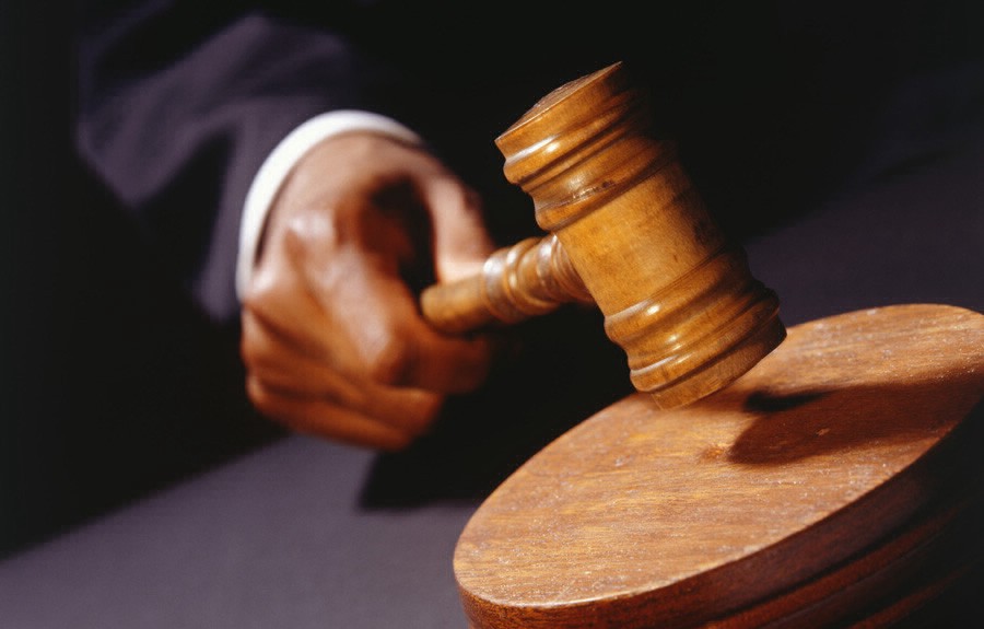 Por abandono del padre, autorizan a una adolescente a cambiarse el apellido por el materno | Actualidad