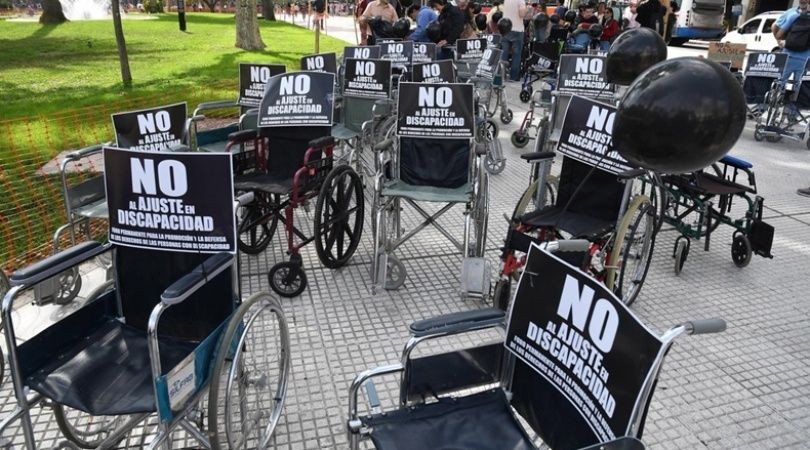 Con muletas y sillas de ruedas se movilizarán a Plaza de Mayo contra el ajuste en discapacidad | Actualidad