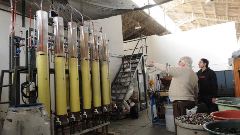 En Gonnet funciona la primera planta de reciclado de pilas del país | Actualidad