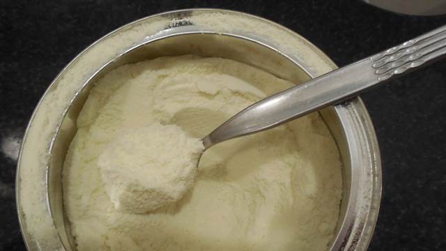 Prohiben la venta de un lote de leche para bebés por presencia de bacterias | Actualidad