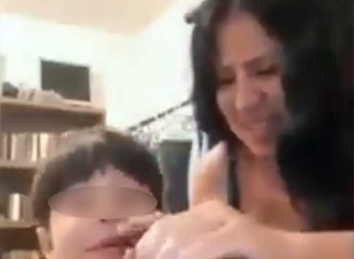 Video de terror: la mujer que le da cerveza y hace fumar a su pequeño hijo | Internacionales