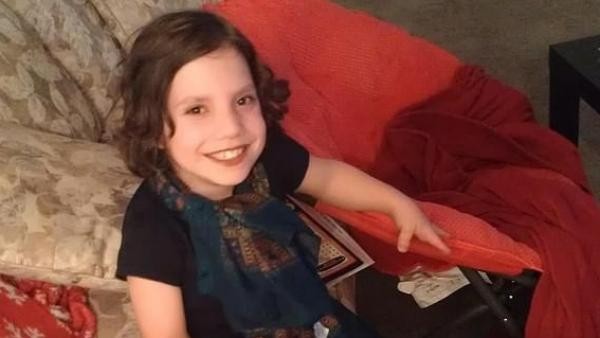 Rompió el silencio la nueva familia de la chica con enanismo acusada de "psicópata" | Internacionales