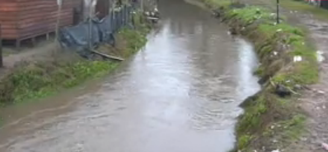 Pilar: buscan a un nene que se cayó de un puente en medio de la tormenta | Actualidad
