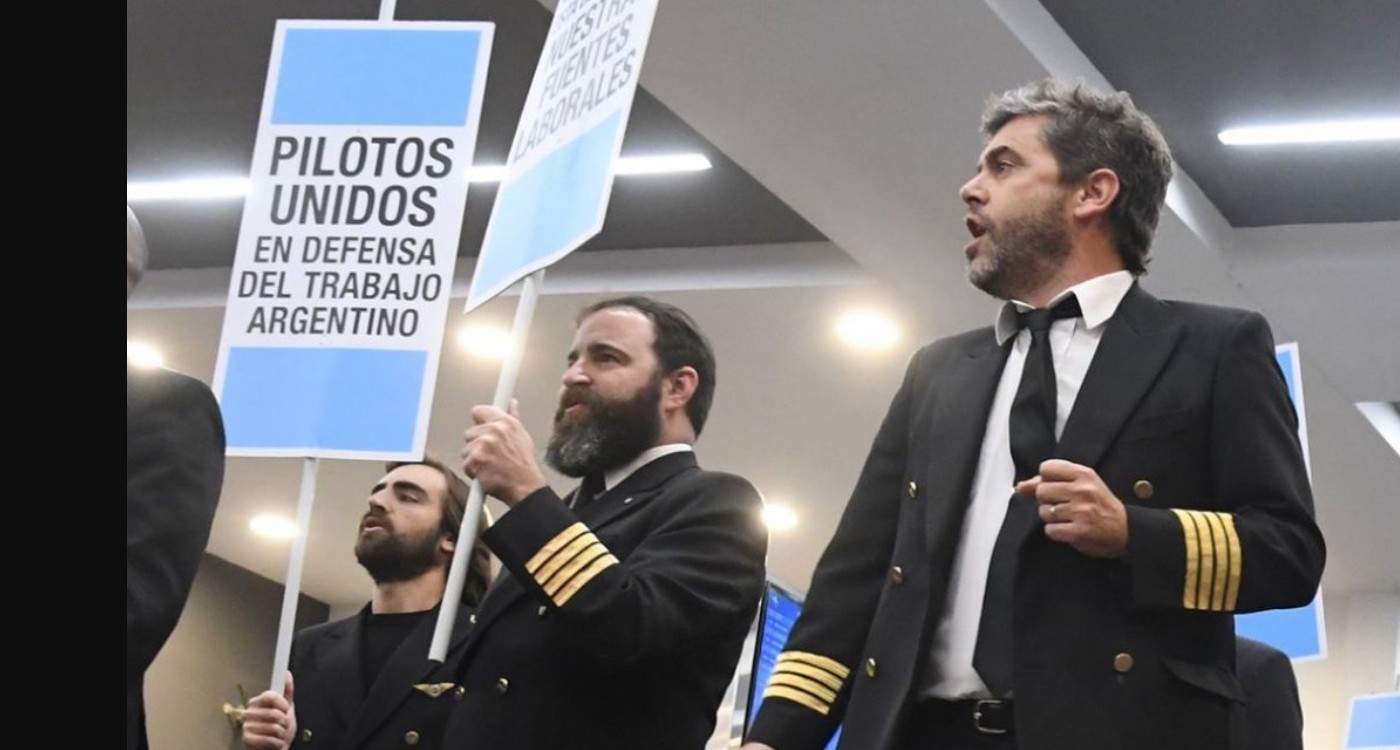 Pilotos firmaron el acuerdo salarial con Aerolíneas: 15 por ciento en dos tramos | Economía