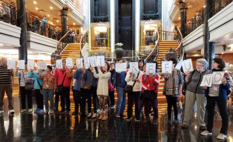 Motín a bordo: pasajeros de un crucero de lujo se organizaron en piquetes para pedir el reembolso | Internacionales