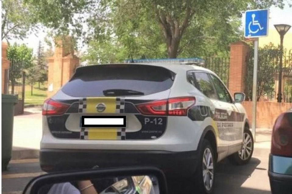 Denunció un patrullero mal estacionado y la multa le llegó a ella | Actualidad