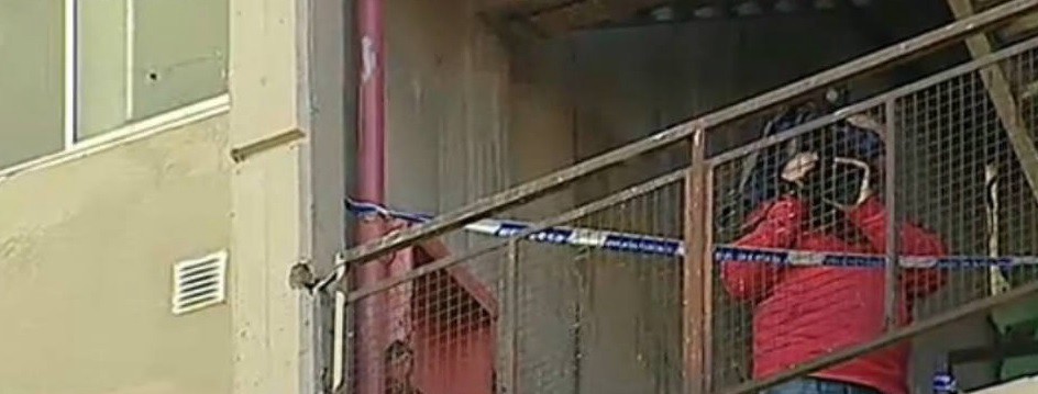 Un adolescente murió y otros dos resultaron heridos al caerse de una escalera en un sexto piso | Actualidad