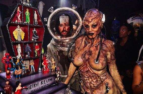 Videos:: el impactante y asqueroso disfraz de Heidi Klum para Halloween | Espectáculos