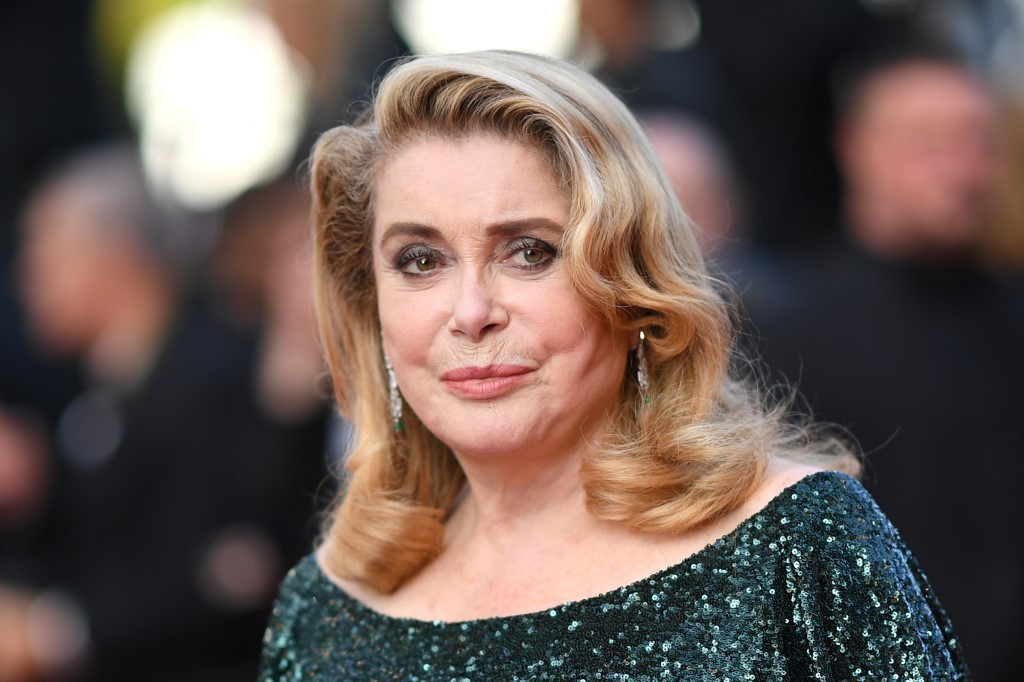 Catherine Deneuve, hospitalizada de urgencia mientras filmaba en París | Espectáculos