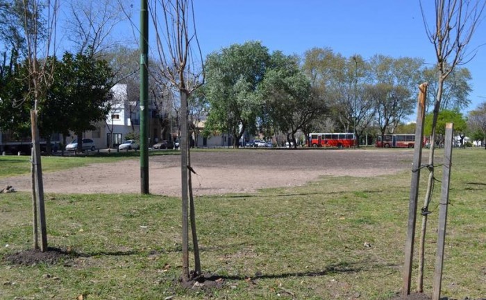 Jóvenes alquilaban canchas de fútbol en una plaza pública de Villa Urquiza | Actualidad