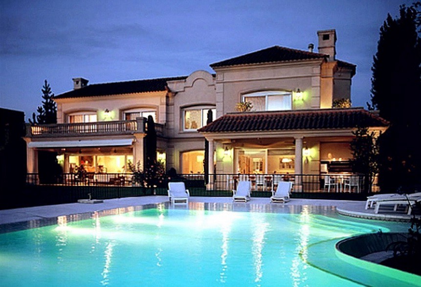 Según una encuesta 7 de cada 8 argentinos se considera de clase media y nadie se reconoce como clase alta | Actualidad