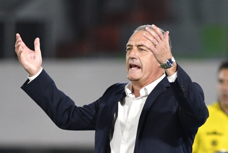 Alfaro: "Cuando deje de ser el DT de Boca, iré a Conmebol con los videos y que me expliquen" | Deportes