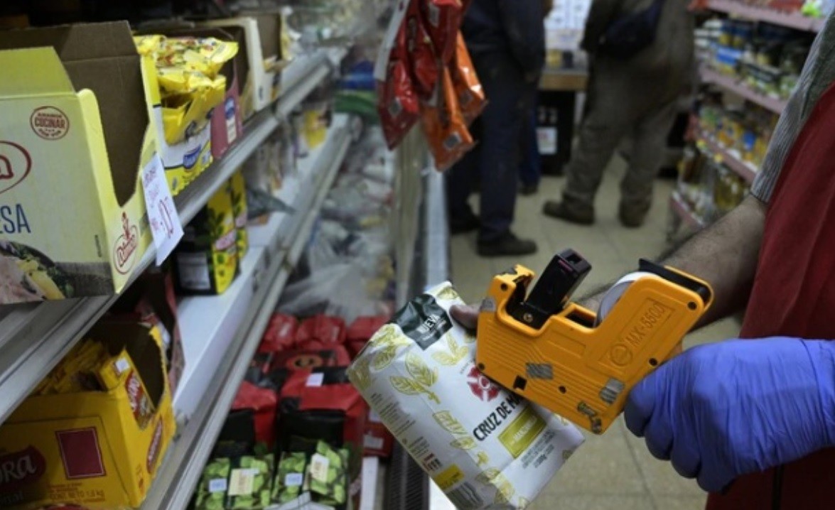 En diciembre aumentan las prepagas, los alimentos y los combustibles | Economía