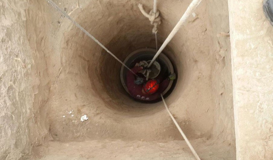 Rescatan a un obrero que quedó atrapado en un pozo a 20 metros | Actualidad