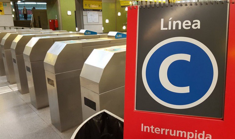 La línea C seguirá interrumpida "hasta la noche" por la agresión a maquinista | Actualidad
