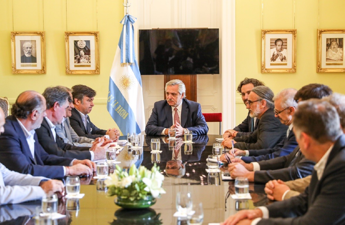 Pequeños productores, cooperativas y los que están lejos del puerto pagarán menos retenciones | Economía