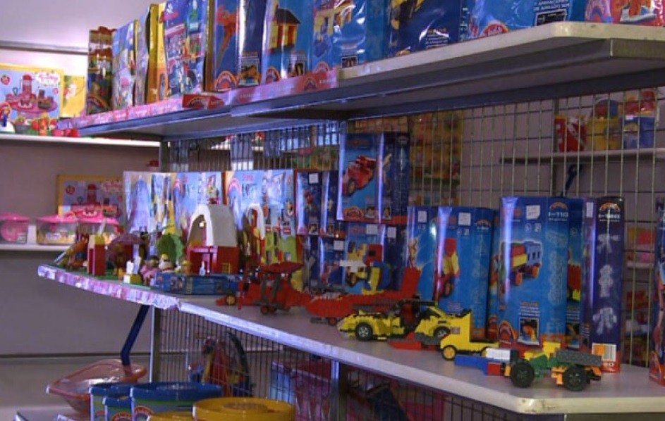 Las ventas por Navidad cayeron en los locales y aumentaron en los sitios online | Economía