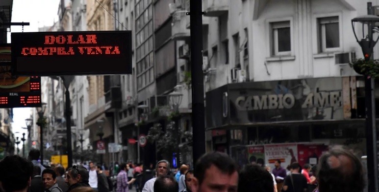 El Banco Central fijó en 10 millones de pesos el patrimonio mínimo de las casas de cambio | Economía