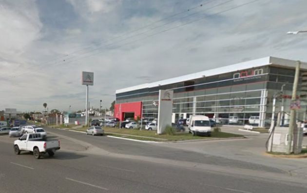 Simularon ser clientes y se robaron dos autos de una concesionaria | Actualidad