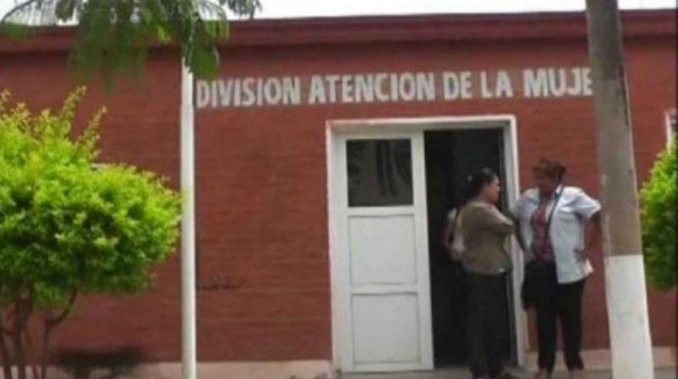 Encerró a su hijastra durante cinco días sin comida ni bebida porque "se portó mal" | Actualidad