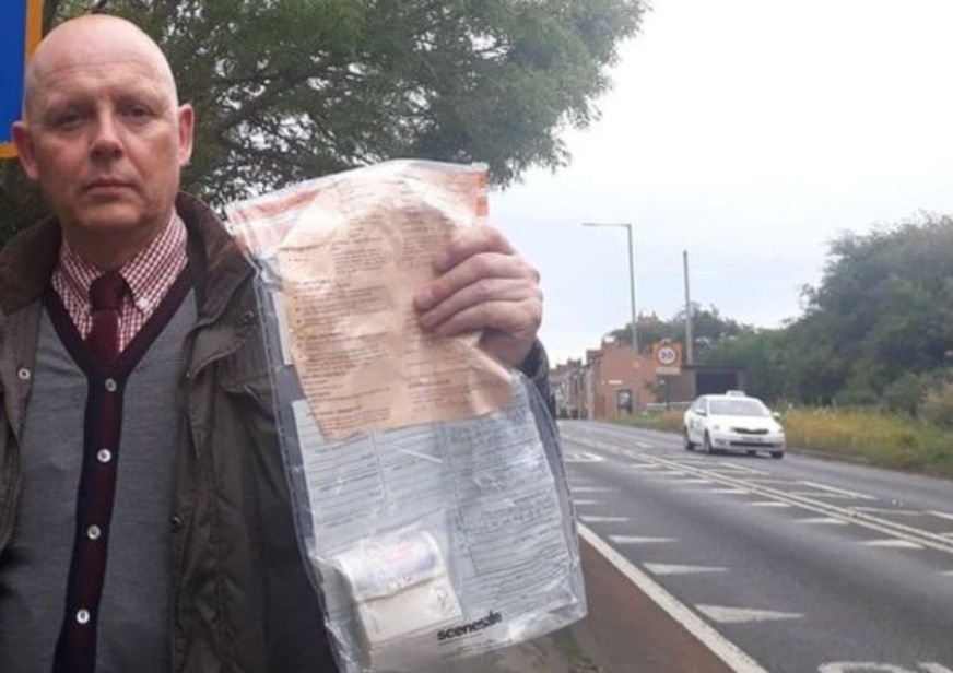 Tras varios años, resolvieron la misteriosa aparición de dinero en las calles de un pueblo | Internacionales