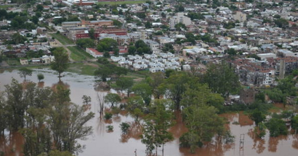 Macri suspendió sus vacaciones y viajará mañana a las zonas inundadas | Actualidad