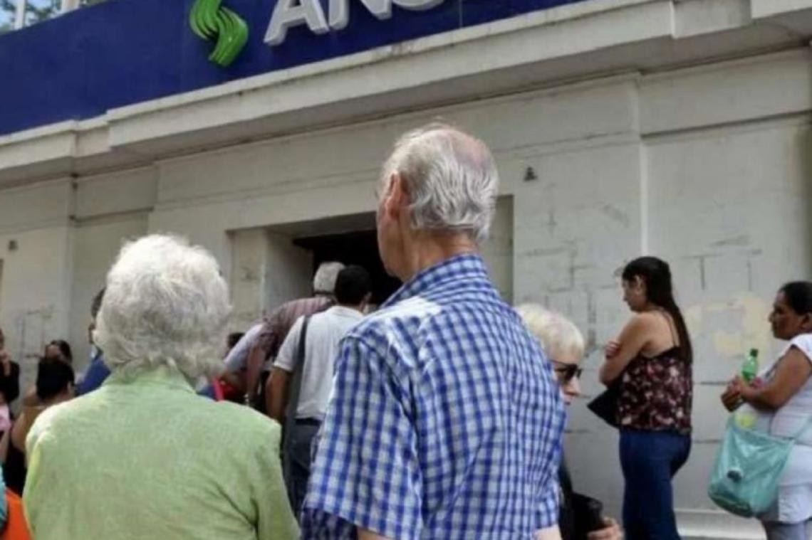 Defensor de la Tercera Edad irá a la Justicia para frenar la suspensión de la Movilidad Jubilatoria | Política