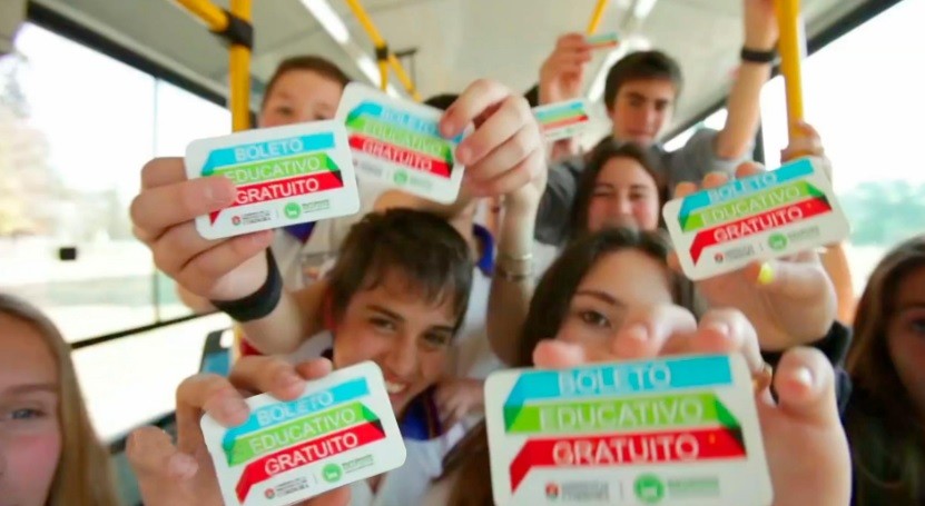 Los estudiantes bonaerenses pueden gestionar el boleto gratuito para viajar en transporte público | Economía