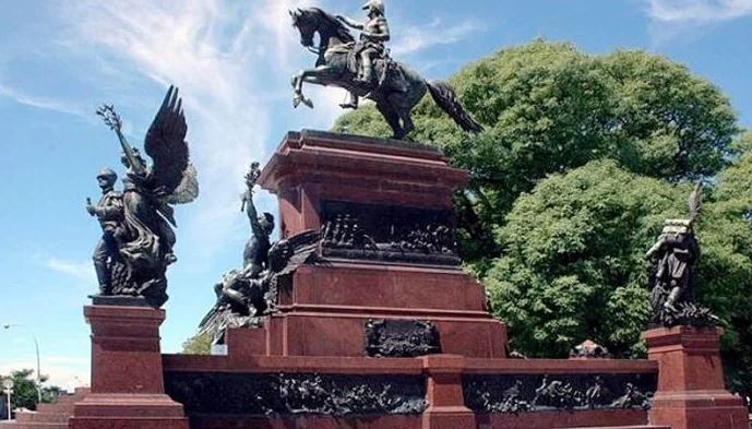 Critican a autoridades de San Juan por errar la fecha de un aniversario | Redes