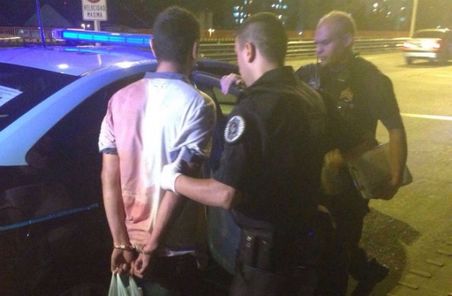 Apareció en el Puente Pueyrredón con su hijo de 3 años degollado | Actualidad