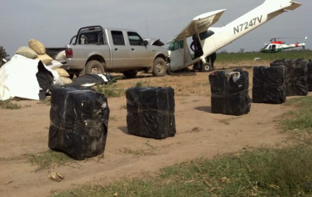 Secuestran marihuana en una avioneta que aterrizó en Santiago del Estero | Actualidad