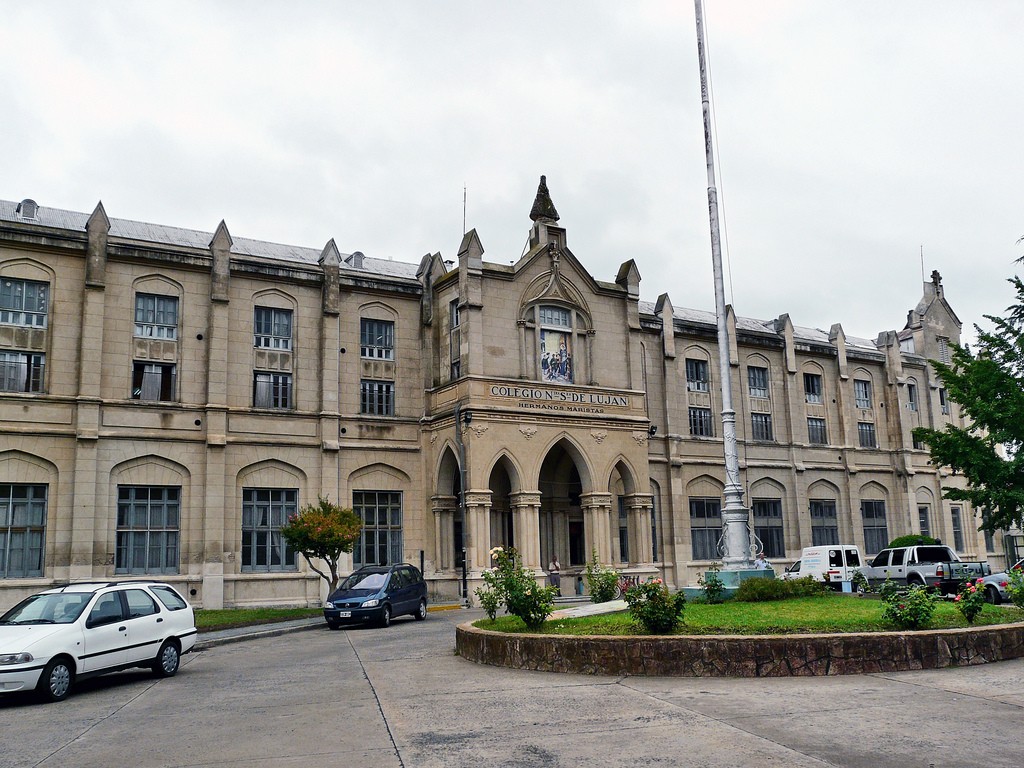 Suspenden las clases en tres cursos de una escuela de Luján por un posible caso de coronavirus | Actualidad