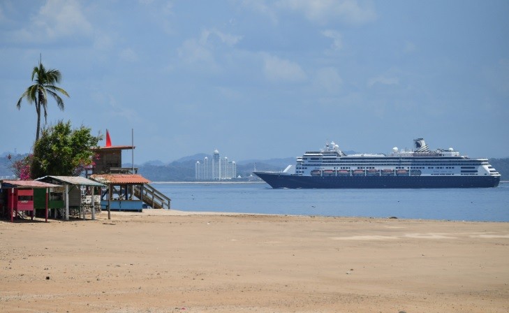 Cuatro pasajeros murieron en el crucero "Zaandam" anclado frente a Panamá | Internacionales