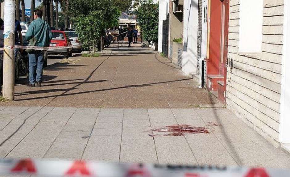 Un hombre mató a puñaladas a su pareja en pleno centro de Luján y luego se quitó la vida | Actualidad