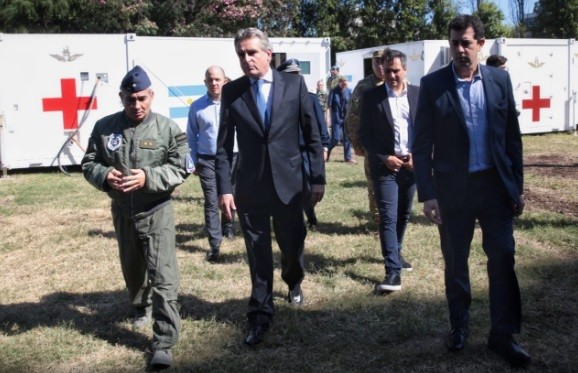 Rossi, de Pedro y Cabandié recorrieron el Hospital Militar Reubicable desplegado en Pompeya | Política