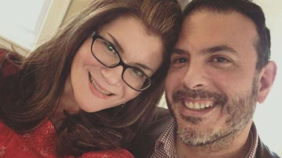 Le cantó a su esposo su canción favorita mientras él se moría de coronavirus | Curiosidades