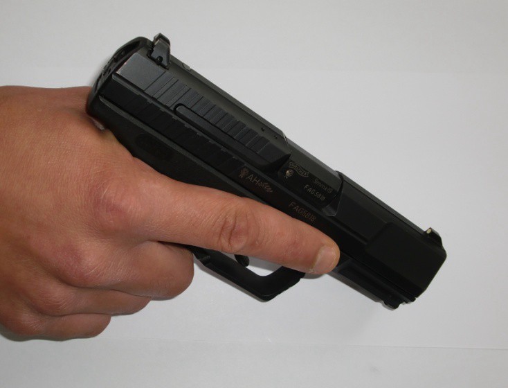 Procesan a un hombre que disparó a vecinos cuando apedreaban su casa | Actualidad