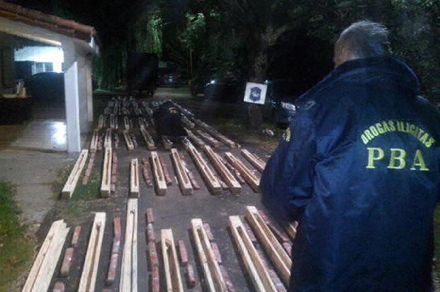 Secuestraron más de 300 kilos de marihuana escondidos en machimbre, cinco detenidos | Actualidad
