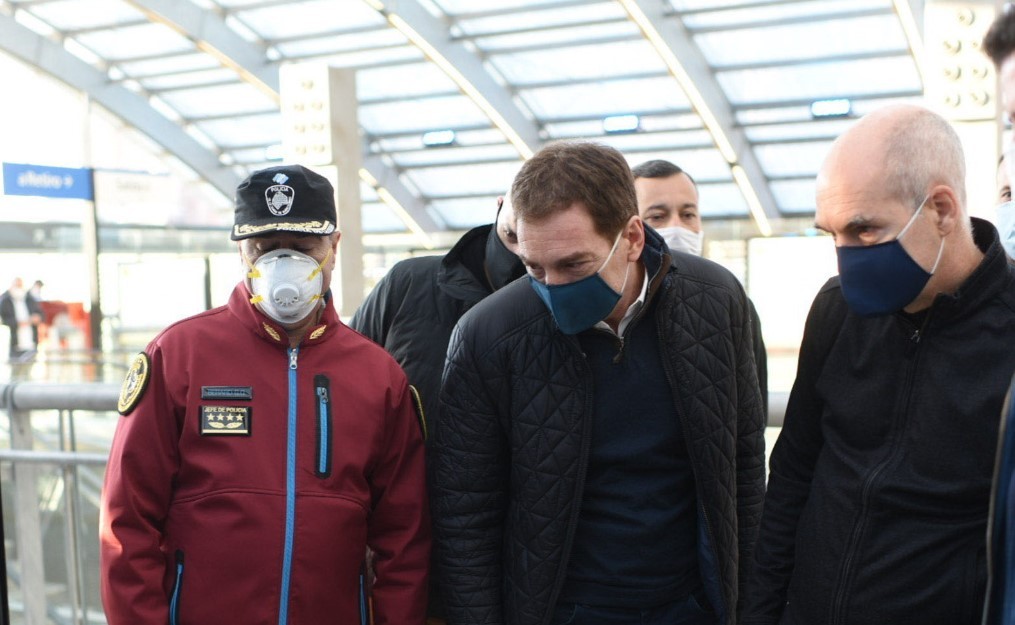 La Ciudad de Buenos Aires analiza bajar sueldos de funcionarios políticos | Política