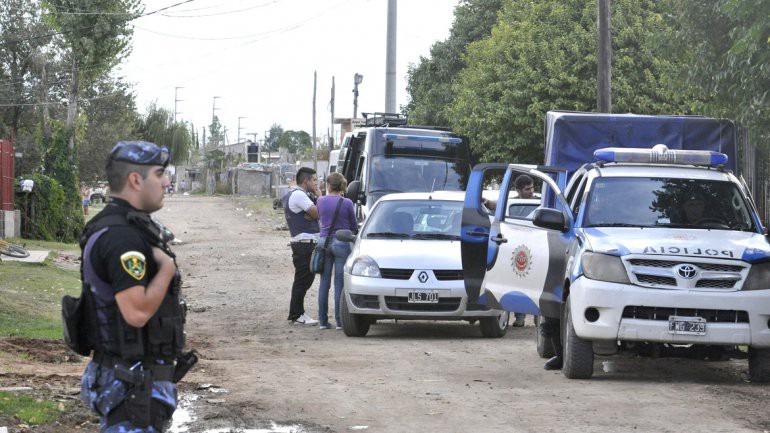 Buscan a un hombre que abusó de su hijastra de 12 años y le contagió enfermedad venérea | Actualidad