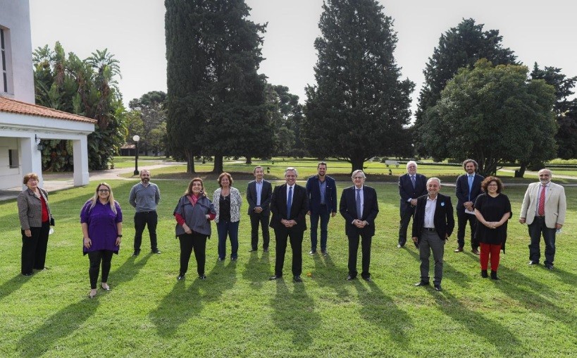 Reunión clave: el Presidente recibe a expertos y extendería la cuarentena hasta el 10 de mayo | Política