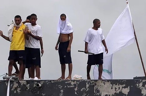 Motín con toma de rehenes en Brasil en reclamo de mejoras ante el coronavirus | Internacionales