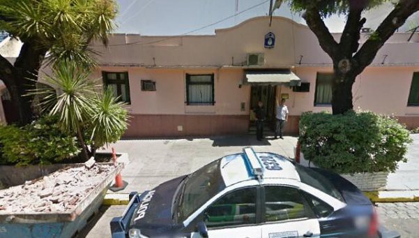 Vecinos fueron a buscar a un acusado de violación, lo atraparon y lo entregaron en la comisaría | Actualidad