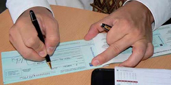 El drama de un vendedor ambulante al que le robaron la identidad y debe un millón de pesos | Actualidad