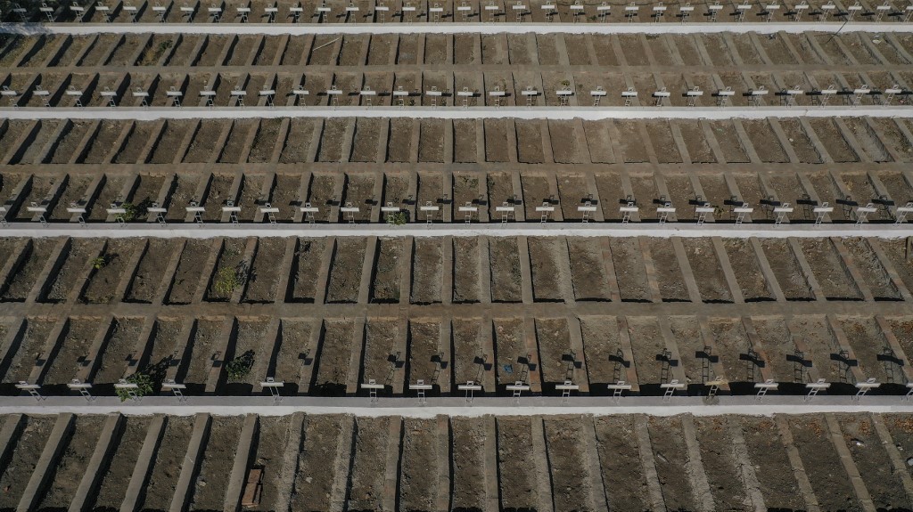 Coronavirus: récord de muertos en Chile y polémica por tumbas en un cementerio | Internacionales