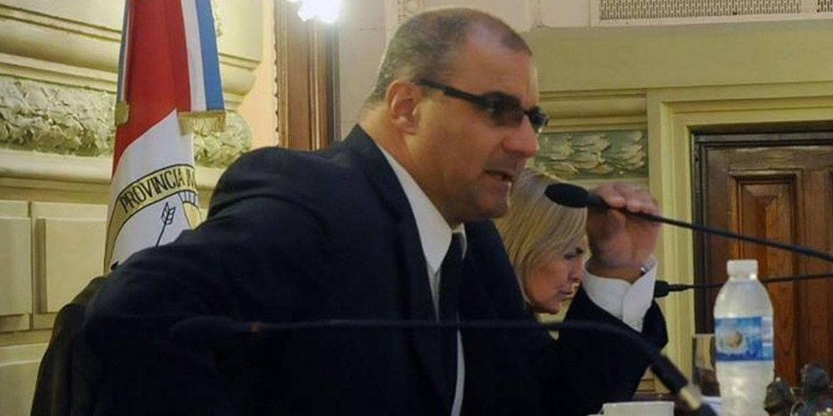 El ex diputado que trabaja como conductor de Uber y apoya a los taxistas | Actualidad