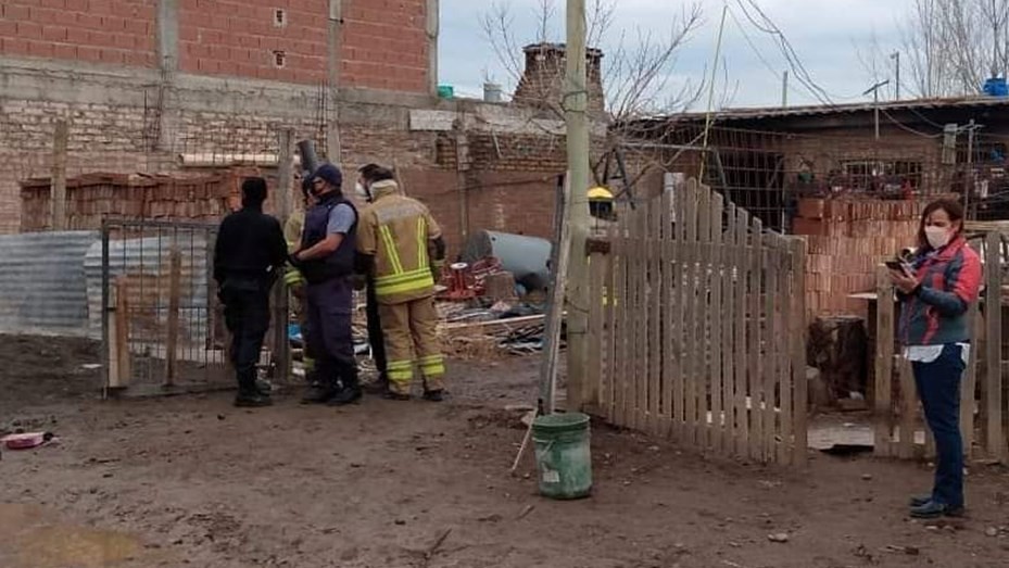 Murió una nena y su familia está grave al incendiarse su vivienda en Cipolletti | Actualidad