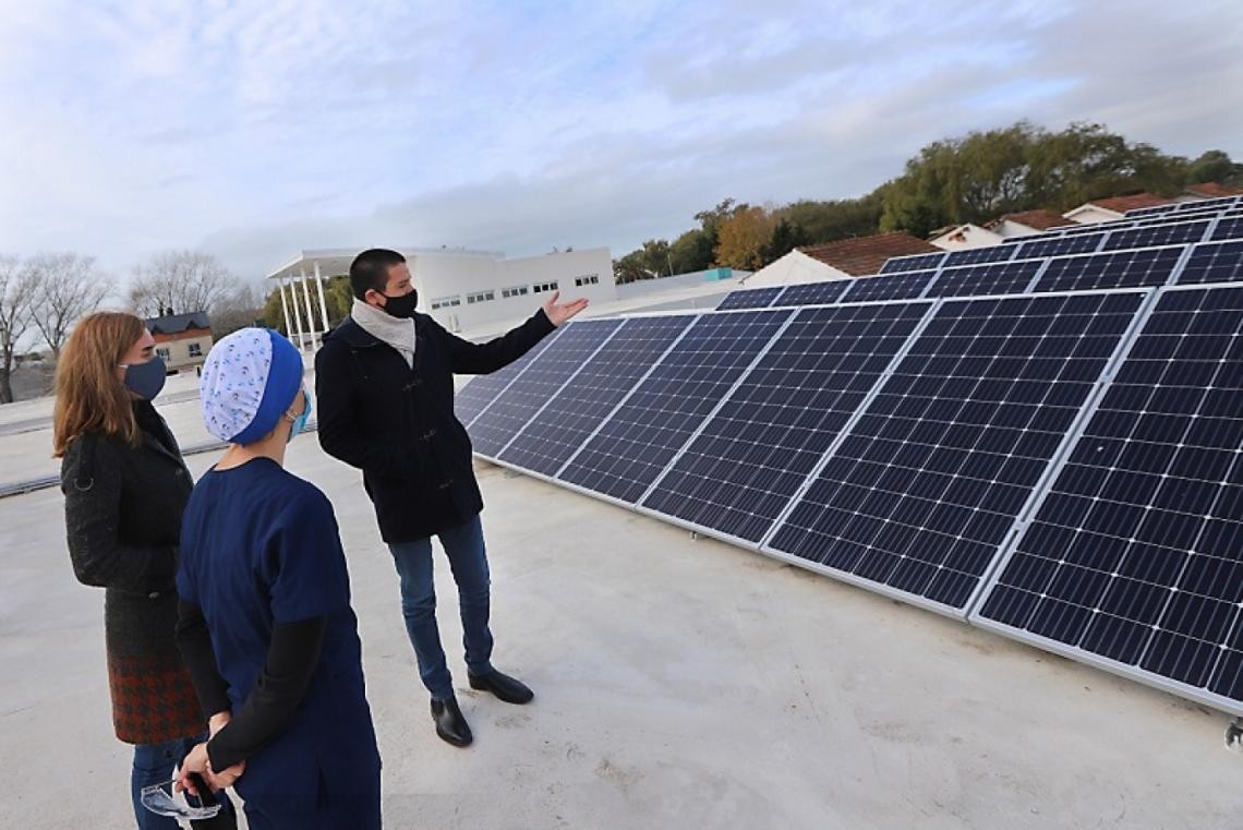 El Hospital Municipal de Santa Teresita cuenta con 56 paneles solares | Actualidad