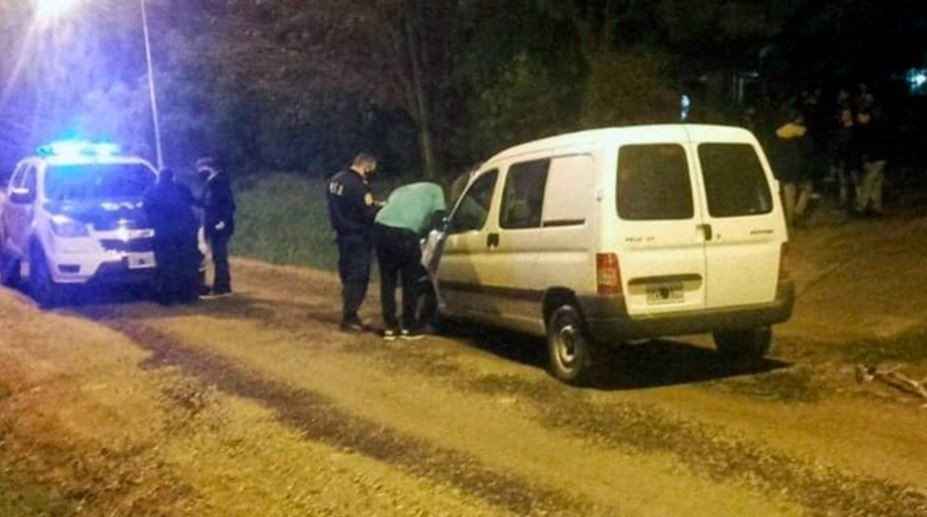 Detuvieron en Paraná a una decena de jóvenes por armar una "choripaneada" durante la cuarentena | Actualidad